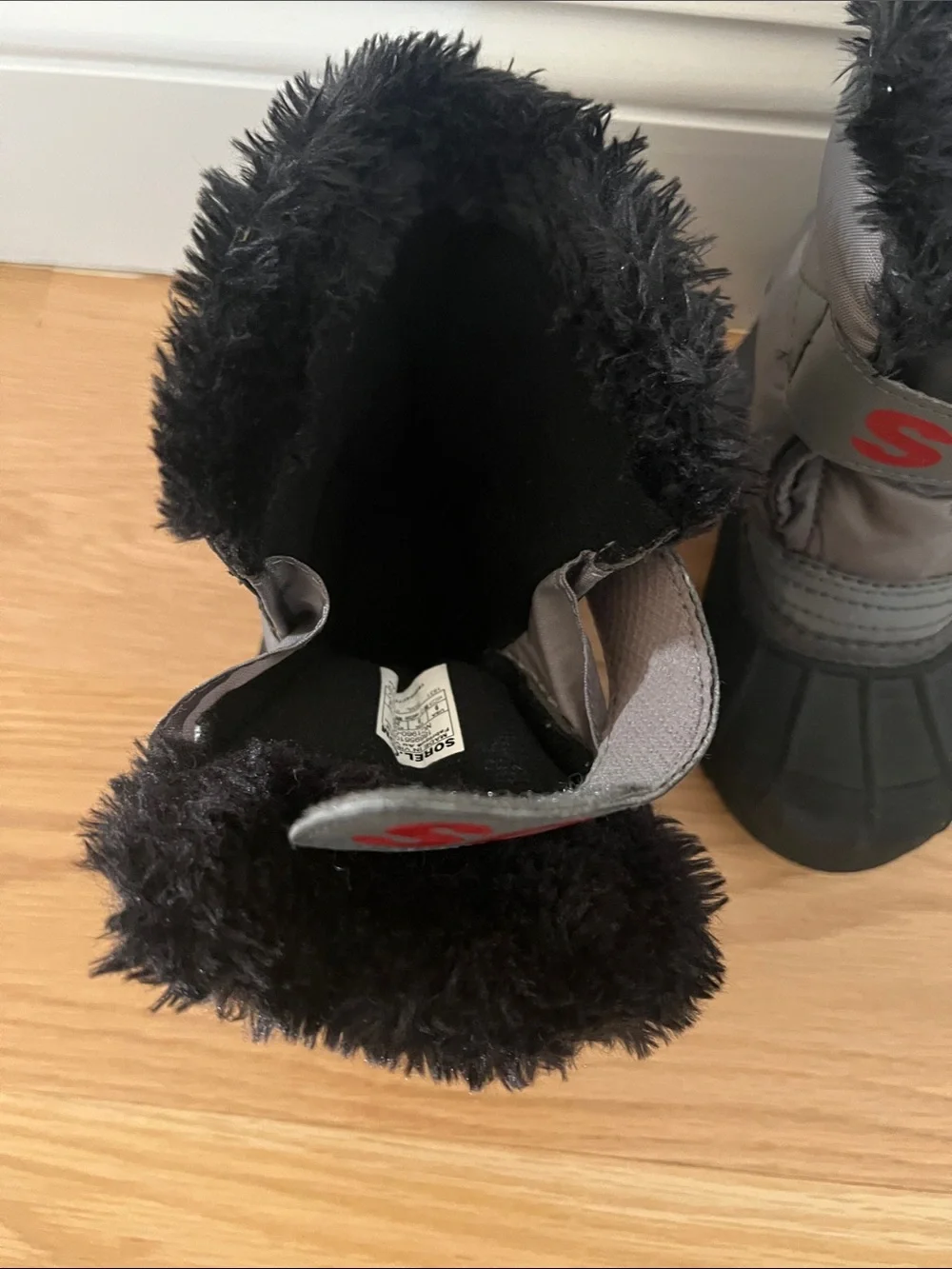 Sorel Kids Black & Gray Winter Boots with Red Logo Strap